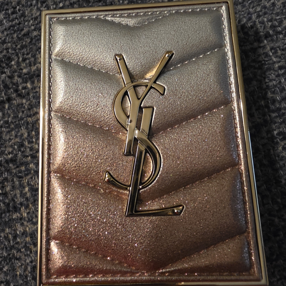 NEW~ YSL COUTURE MINI CLUTCH COLLECTOR Eyeshadow Palette~ 126 Sparking Lust